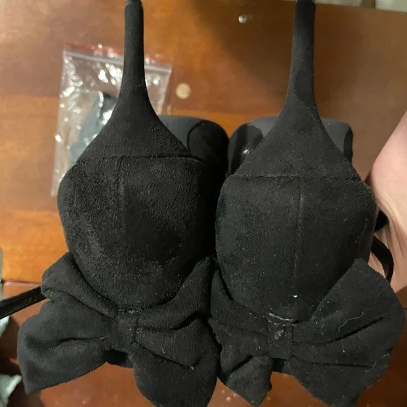 Black Suede Bow Pumps | Women’s Size 10 | Strap & Ribbon Options | Worn - Picture 3 of 7